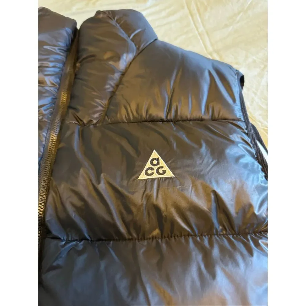 Nike Air ACG Size Large Lunar Lake Puffer Vest DH3075-010 Primaloft Therma Fit U